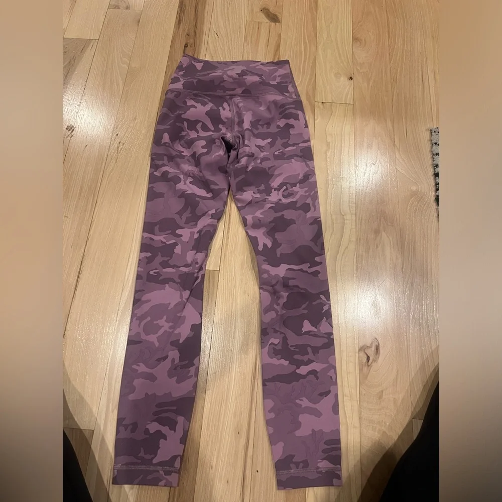 Lululemon Wunder Under Tight Size 2 Incognito Camo Pink Taupe - Picture 2 of 4